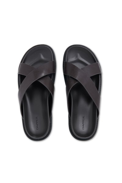 รองเท้าแตะ Essential Cross Strap Sandals - Brown