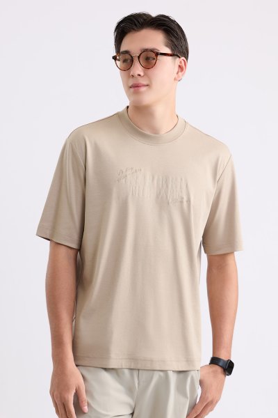 เสื้อยืด Typography T-Shirt