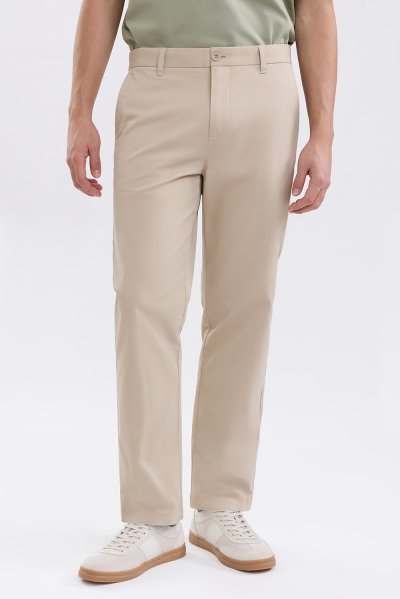 กางเกงชิโน่ Essential Stretch Chino Pants - Beige