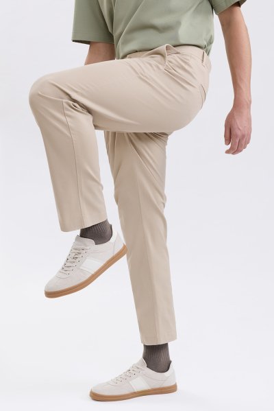 กางเกงชิโน่ Essential Stretch Chino Pants - Beige