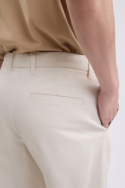 กางเกงชิโน่ Essential Stretch Chino Pants - Cream