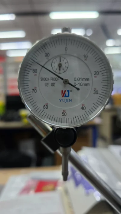 เครนยกเครื่องยนต์แบบพับได้ ประหยัดพื้นที่จัดเก็บ