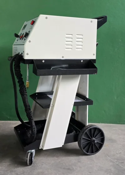 เครื่องเชื่อมตัวถัง