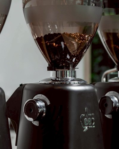 เครื่องบดกาแฟ dec 680 Grind by Weight สีดำ