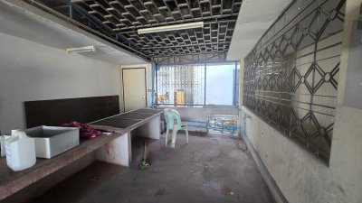 ให้เช่าและขาย อาคารพาณิชย์ 2 คูหา ปากซอยจรัญ 37 ติดแมคโครจรัญและโลตัส