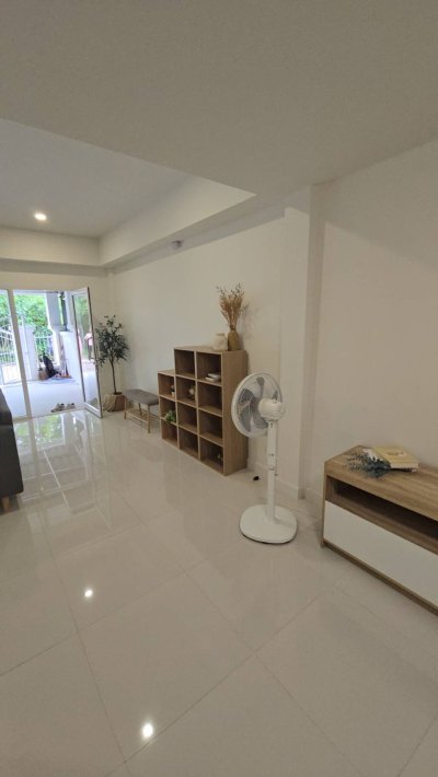 ขาย ทาวน์เฮ้าส์ หมู่บ้านทองประกาย ใกล้ รพ.นครพิงค์ จ.เชียงใหม่ ตกแต่งใหม่