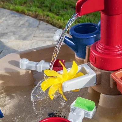 โต๊ะเล่นน้ำสแปลช Pump & Splash Discovery Water Table Step2