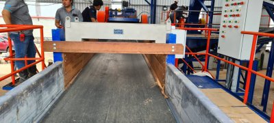 เครื่องตรวจจับเหล็ก (Metal Detector for Industrial Conveyor Systems)