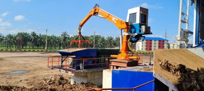 เครนคีบไม้ (Crane)