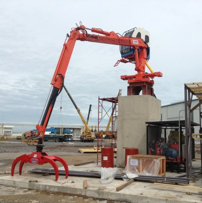 เครนคีบไม้ (Crane)