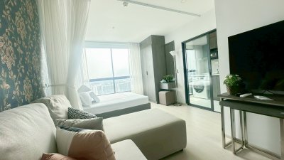 Ellio Del Nest｜近 BTS Udomsuk