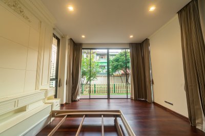 House @Taksin19