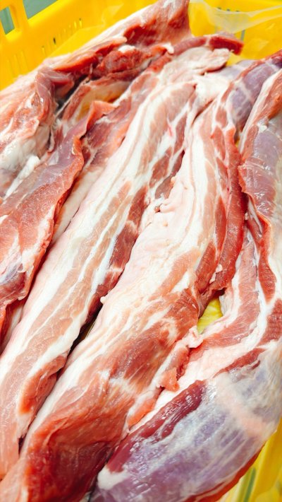 สามชั้นเส้น