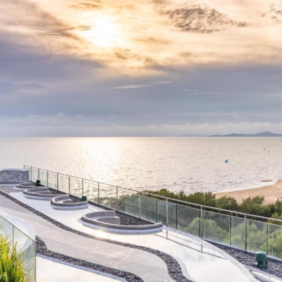 ขายอสังหาฯ โรงแรมหรูติดทะเล พร้อมหาดส่วนตัว ทำเลศักยภาพ “นาจอมเทียน พัทยา”      โรงแรมสูง 8 ชั้น ขนาดที่ดิน: 399 ตารางวา พร้อมห้องพักวิวทะเลจำนวนมาก     รองรับทั้งลูกค้าทัวร์ FIT กรุ๊ปสัมมนา และ Long Stay ได้อย่างครบวงจร