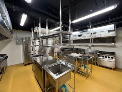 ให้เช่า Cloud-Kitchen ขนาด 20 ตรม. แบ่งเช่าได้ ซอย ลาดพร้าว 71 มีอุปกรณ์ครบ พร้อมเข้ามาทำธุรกิจขายอาหารออนไลน์ได้ทันที