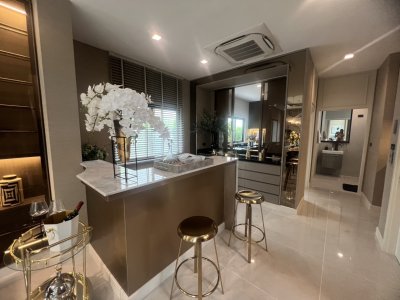 ขายบ้านตัวอย่าง โครงการ Grand Bangkok Boulevard รามอินทรา-วัชรพล พื้นที่ 77.5 ตรว. ใช้สอยได้ 315 ตรม. ใกล้ทางด่วน จตุโชติ เดินทางสะดวกโซน เอกมัย-รามอินทรา และห้างมากมาย