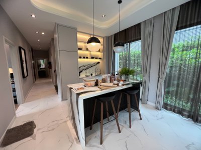 ขายบ้านตัวอย่าง โครงการ Grand Bangkok Boulevard Signature รามอินทรา-วัชรพล พื้นที่ 137.7 ตรว. ใช้สอยได้ 391 ตรม. ใกล้ทางด่วน จตุโชติ เดินทางสะดวกโซน เอกมัย-รามอินทรา และห้างมากมาย