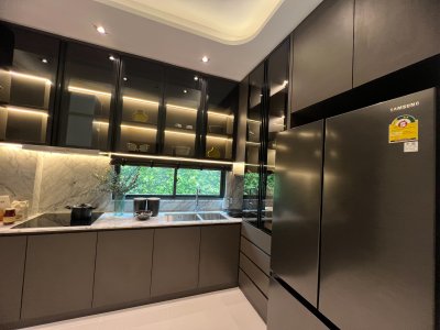 ขายบ้านตัวอย่าง โครงการ Grand Bangkok Boulevard Signature รามอินทรา-วัชรพล พื้นที่ 137.7 ตรว. ใช้สอยได้ 391 ตรม. ใกล้ทางด่วน จตุโชติ เดินทางสะดวกโซน เอกมัย-รามอินทรา และห้างมากมาย
