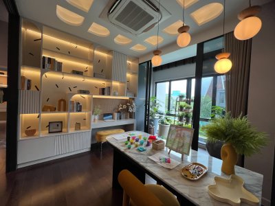 ขายบ้านตัวอย่าง โครงการ Grand Bangkok Boulevard Signature รามอินทรา-วัชรพล พื้นที่ 137.7 ตรว. ใช้สอยได้ 391 ตรม. ใกล้ทางด่วน จตุโชติ เดินทางสะดวกโซน เอกมัย-รามอินทรา และห้างมากมาย