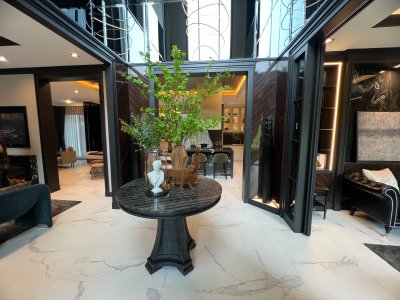 ขายบ้านตัวอย่าง โครงการ Grand Bangkok Boulevard Signature รามอินทรา-วัชรพล พื้นที่ 151.4 ตรว. ใช้สอยได้ 516 ตรม. ใกล้ทางด่วน จตุโชติ เดินทางสะดวกโซน เอกมัย-รามอินทรา และห้างมากมาย