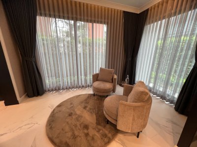ขายบ้านตัวอย่าง โครงการ Grand Bangkok Boulevard Signature รามอินทรา-วัชรพล พื้นที่ 151.4 ตรว. ใช้สอยได้ 516 ตรม. ใกล้ทางด่วน จตุโชติ เดินทางสะดวกโซน เอกมัย-รามอินทรา และห้างมากมาย