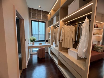 ขายบ้านตัวอย่าง โครงการ Grand Bangkok Boulevard Signature รามอินทรา-วัชรพล พื้นที่ 151.4 ตรว. ใช้สอยได้ 516 ตรม. ใกล้ทางด่วน จตุโชติ เดินทางสะดวกโซน เอกมัย-รามอินทรา และห้างมากมาย