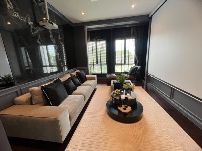 ขายบ้านตัวอย่าง โครงการ Grand Bangkok Boulevard Signature รามอินทรา-วัชรพล พื้นที่ 151.4 ตรว. ใช้สอยได้ 516 ตรม. ใกล้ทางด่วน จตุโชติ เดินทางสะดวกโซน เอกมัย-รามอินทรา และห้างมากมาย