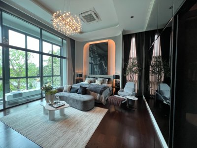 ขายบ้านตัวอย่าง โครงการ Grand Bangkok Boulevard Signature รามอินทรา-วัชรพล พื้นที่ 151.4 ตรว. ใช้สอยได้ 516 ตรม. ใกล้ทางด่วน จตุโชติ เดินทางสะดวกโซน เอกมัย-รามอินทรา และห้างมากมาย