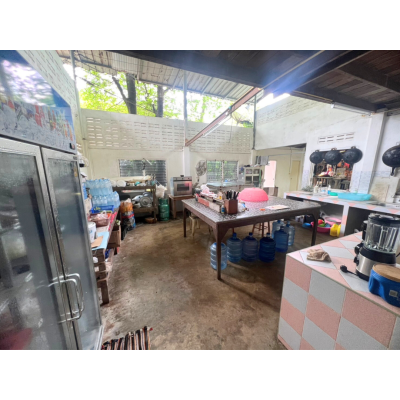 Resort for Sale 3-Star Riverside Property in Khlong Yai District, Trat. Land Size is 3 rai with 1 Rai for parking area can accommodate up to 13 cars. Regularly fully booked with long-stay international guests. Outdoor swimming pool and Quiet, private, and