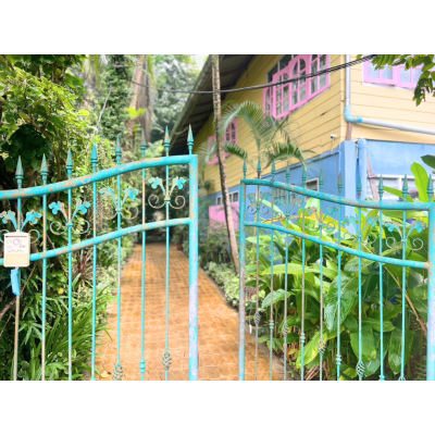 Resort for Sale 3-Star Riverside Property in Khlong Yai District, Trat. Land Size is 3 rai with 1 Rai for parking area can accommodate up to 13 cars. Regularly fully booked with long-stay international guests. Outdoor swimming pool and Quiet, private, and