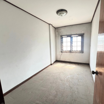 ขายทาวน์เฮ้าส์ 3 ชั้น 28 ตรว. ลาดพร้าว 71 นาคนิวาส ทำเลทอง ราคาต่ำกว่าตลาด