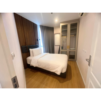 ขาย โรงแรม 5 ดาว เพื่อทำธุรกิจ ถนน ติวานนท์ ขนาด 34 ชั้น พื้นที่ใช้สอย 7,700 ตรม. ห้องพัก 197 ห้อง ห้องอเนกประสงค์ 3 ห้อง ทำเลดี เดินทางสะดวก สิ่งอำนวยความสะดวกครบครัน