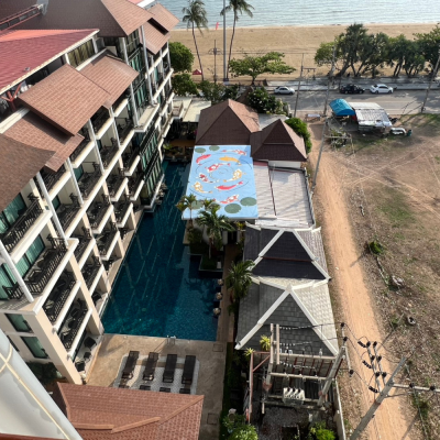 ขายอสังหาฯ โรงแรมหรูระดับ 4 ดาว ติดทะเล ทำเลศักยภาพ “หาดจอมเทียน พัทยา” พร้อมใบอนุญาตประกอบกิจการโรงแรม     โรงแรมสูง 5 ชั้น 2 อาคาร ขนาดที่ดิน: 1 ไร่ 3 งาน 91 ตารางวา พร้อมห้องพักวิวทะเลจำนวนมาก     รองรับทั้งลูกค้าทัวร์ FIT กรุ๊ปสัมมนา และ Long Stay ได้