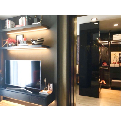 ขาย Services Apartment 8 ชั้น ซอยทองหล่อ ที่ดิน 196 ตรว. พื้นที่ใช้สอย 3,960 ตรม. จำนวนห้องพัก 43 ห้อง ที่จอดรถ 25 คัน ตกแต่งสวยหรูมาก ใกล้แหล่งความเจริญของ ถนนสุขุมวิท เดินทางสะดวก พร้อมทำธุรกิจได้เลย