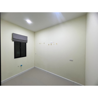 ขายทาวน์เฮ้าส์ ขนาด 3 ชั้น มี 3 ห้องนอน 3 ห้องน้ำ พื้นที่ 19.3 ตรว. พื้นที่ใช้สอย 232 ตรม. ถ.วัชรพล ใกล้ทางด่วน รามอินทรา-อาจณรงค์ เดินทางสะดวก โซน เอกมัย-รามอินทรา และใกล้ห้าง โรงเรียน โรงพยาบาลมากมาย