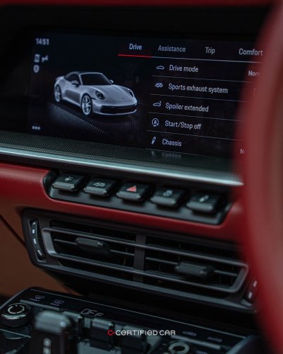 Porsche 911 Carrera Cabriolet (2021)