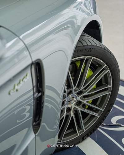 Porsche Panamera 4 E-Hybrid Porsche Panamera 4 E-Hybrid