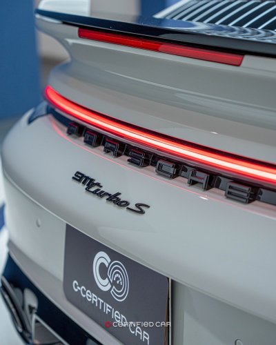 PORSCHE 911 Turbo S (2021)