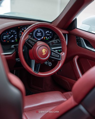 Porsche 911 Carrera Cabriolet (2021)