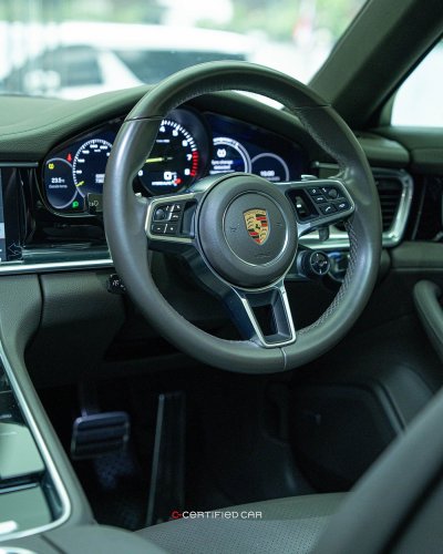 Porsche Panamera 4 E-Hybrid Porsche Panamera 4 E-Hybrid