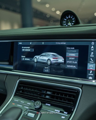 Porsche Panamera 4 E-Hybrid