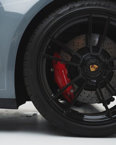 Porsche 911 Carrera GTS (2023)