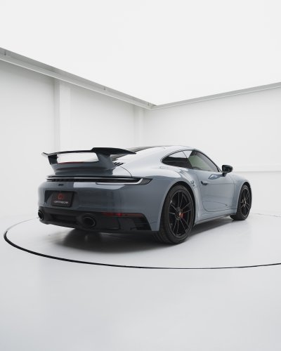 Porsche 911 Carrera GTS (2023)