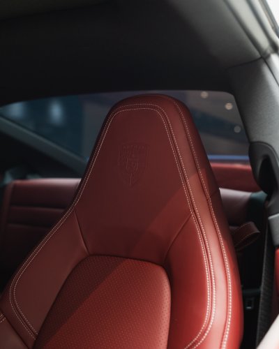 Porsche 911 Carrera (2025)