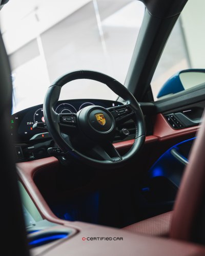 Porsche Taycan (2021)