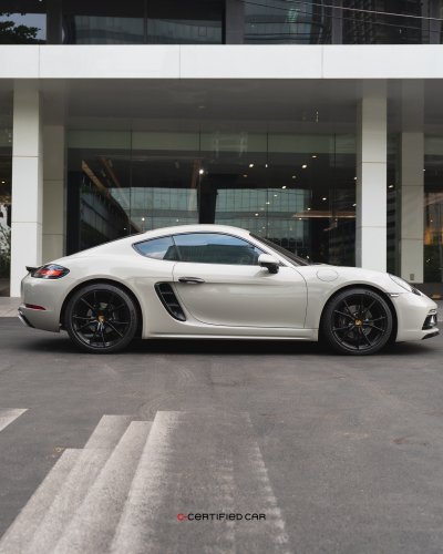 Porsche 718 Cayman (2022)