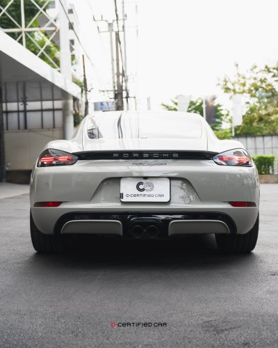 Porsche 718 Cayman (2022)