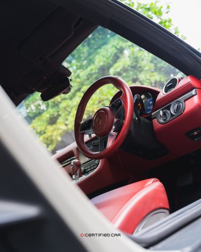 Porsche 718 Cayman (2022)