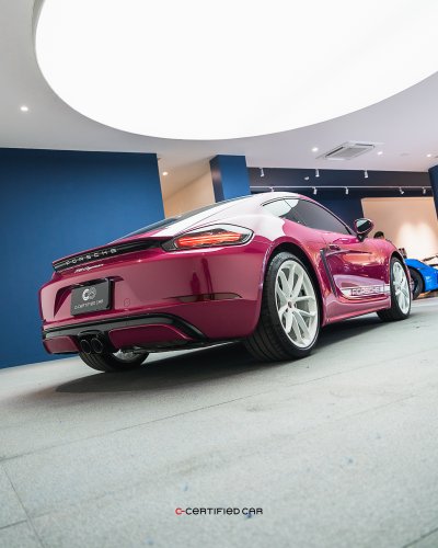 Porsche 718 Cayman (2023)