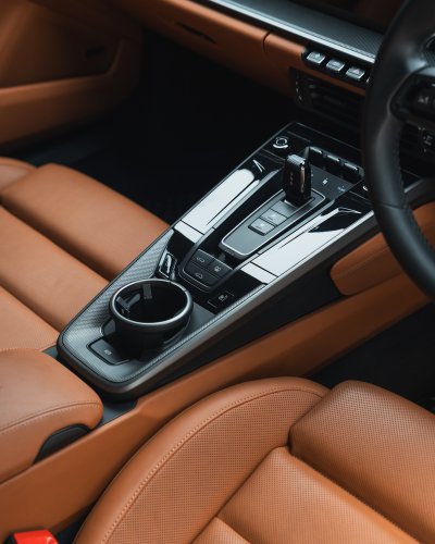 Porsche 911 Carrera (2024)